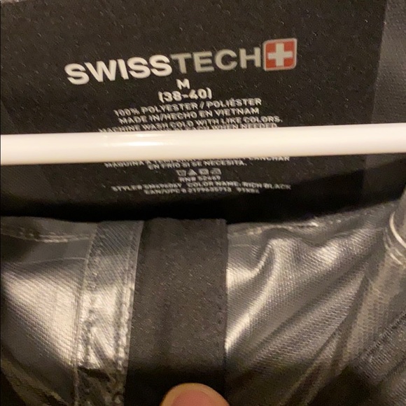 Swiss tech windbreaker...... 10/10 - Picture 2 of 3